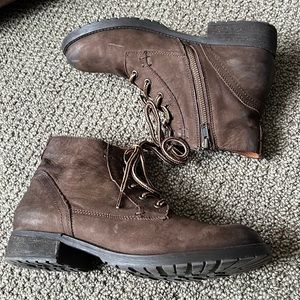 Steve Madden Brown Suede Low Bootie.  Size 11M